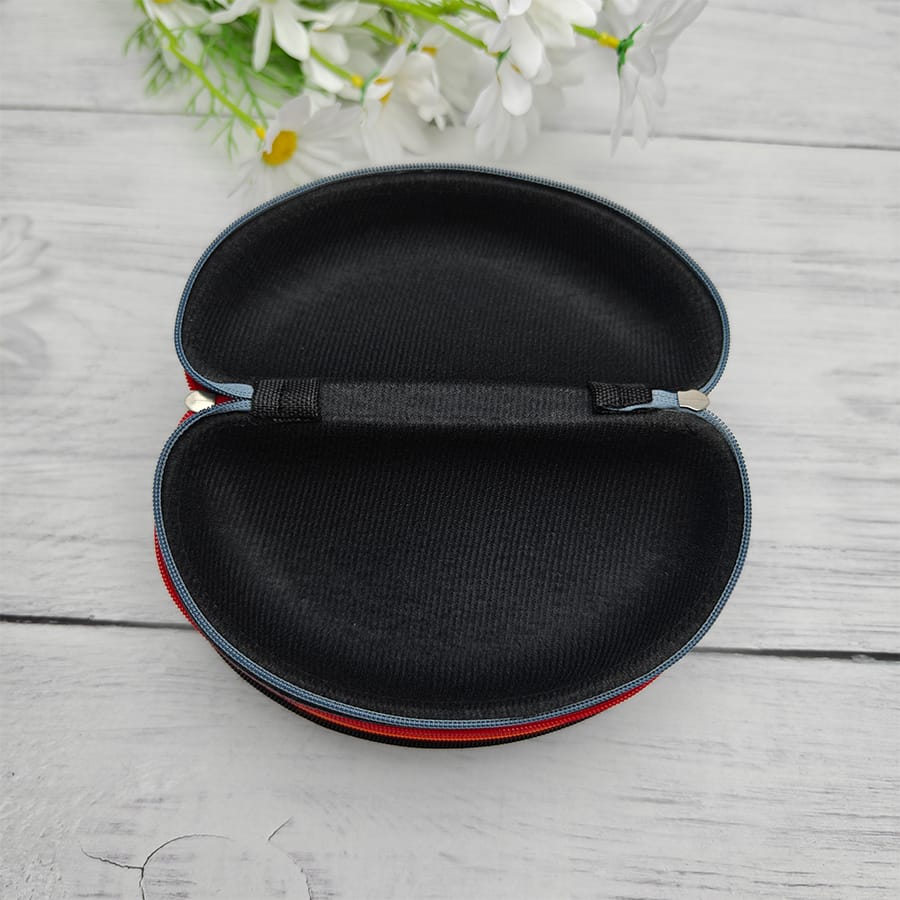 Zipper glasses case