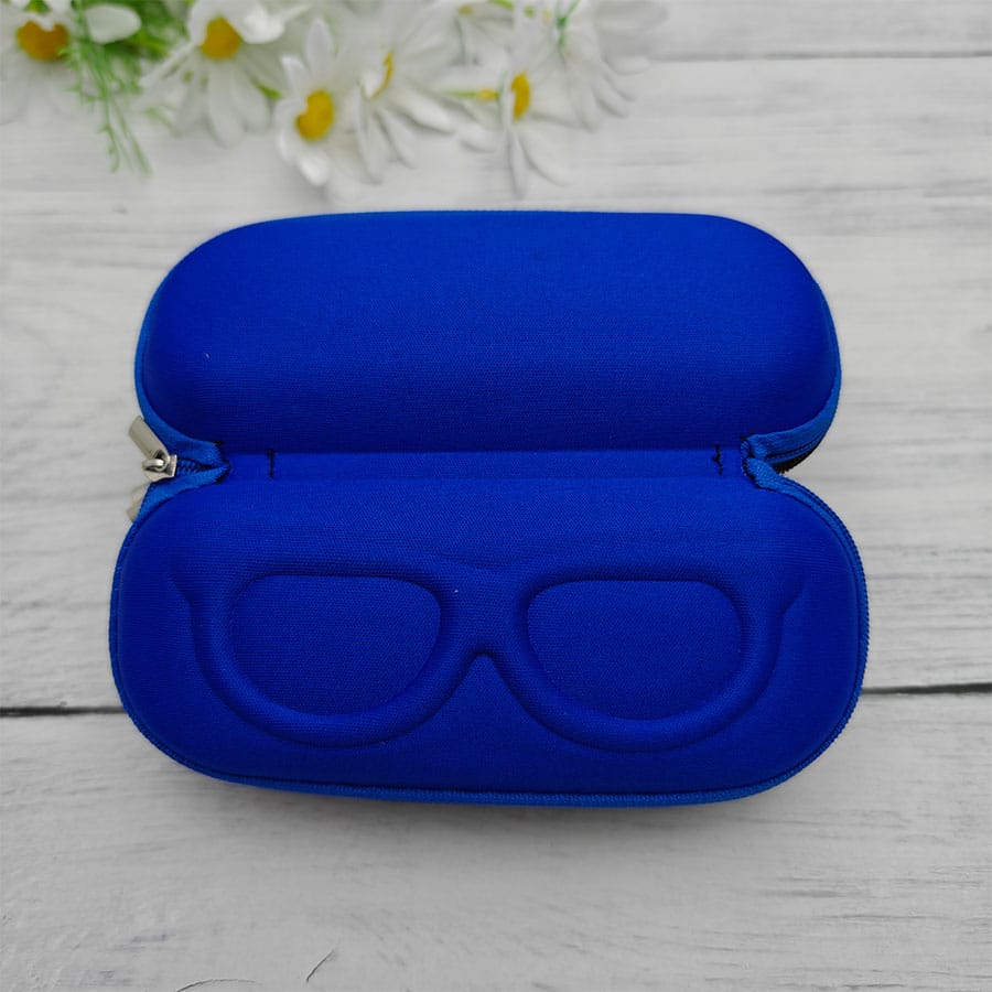 Zipper glasses case
