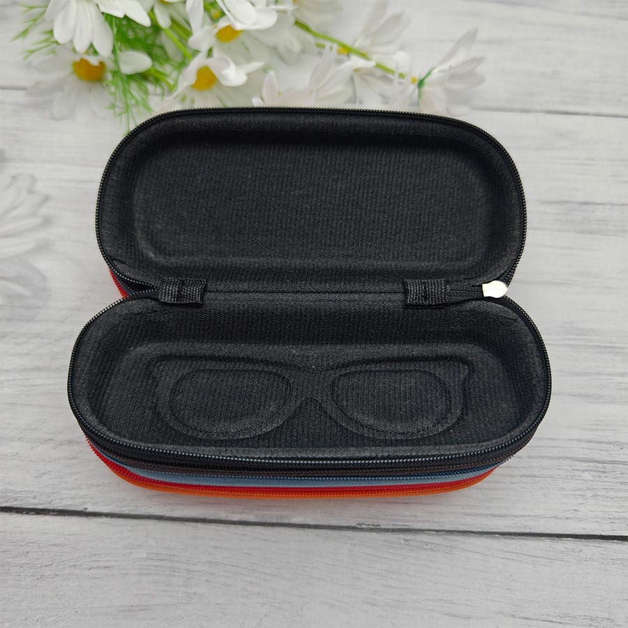Zipper glasses case