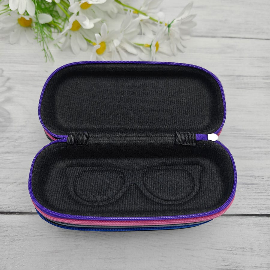 Zipper glasses case