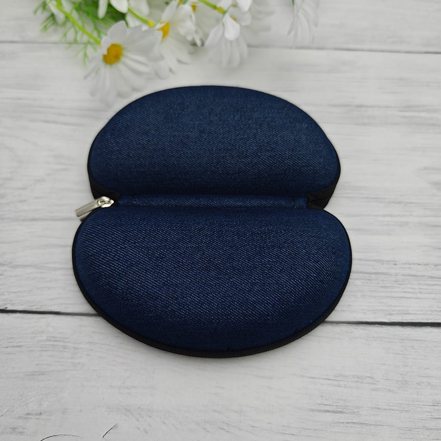 Zipper glasses case