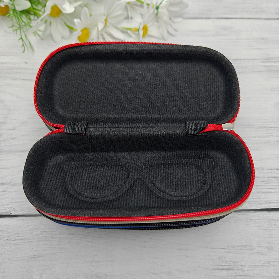 Zipper glasses case