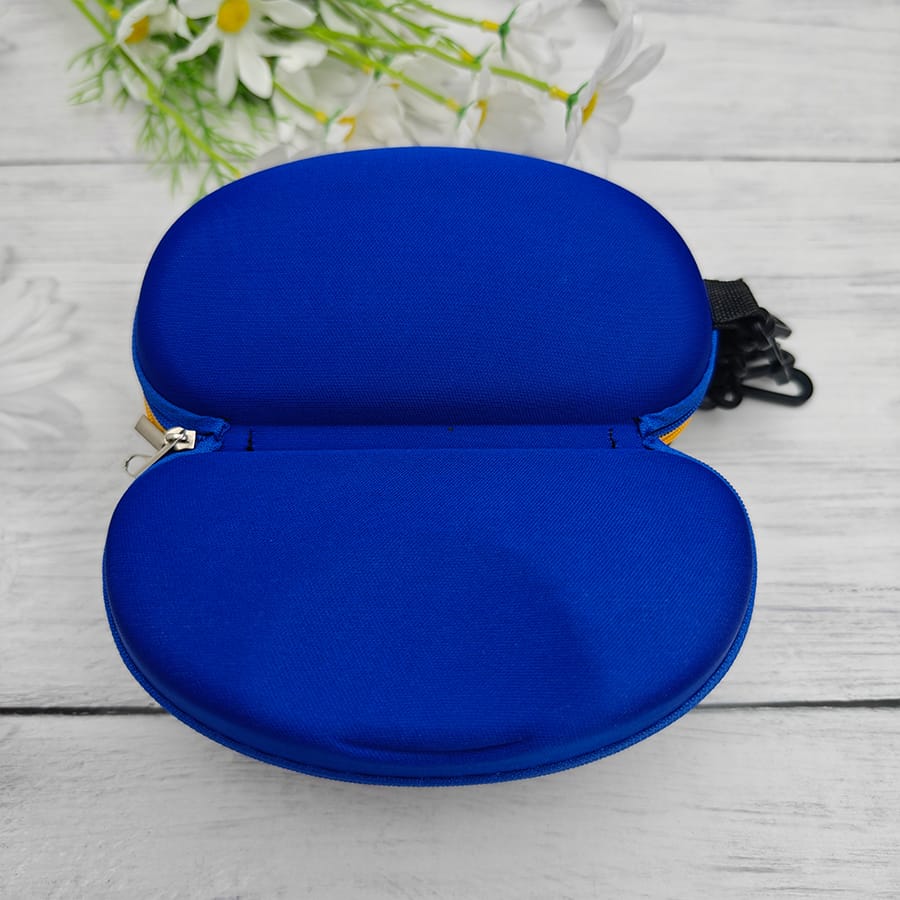 Zipper glasses case