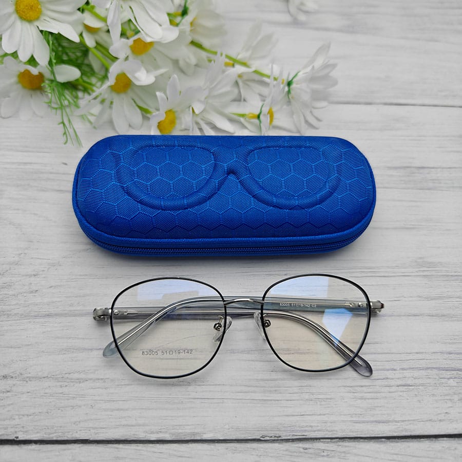Zipper glasses case