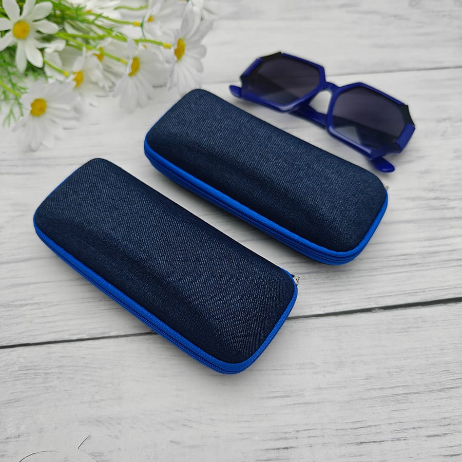 Zipper glasses case