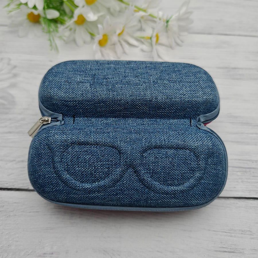 Zipper glasses case