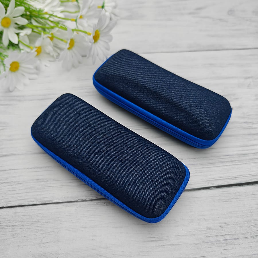 Zipper glasses case