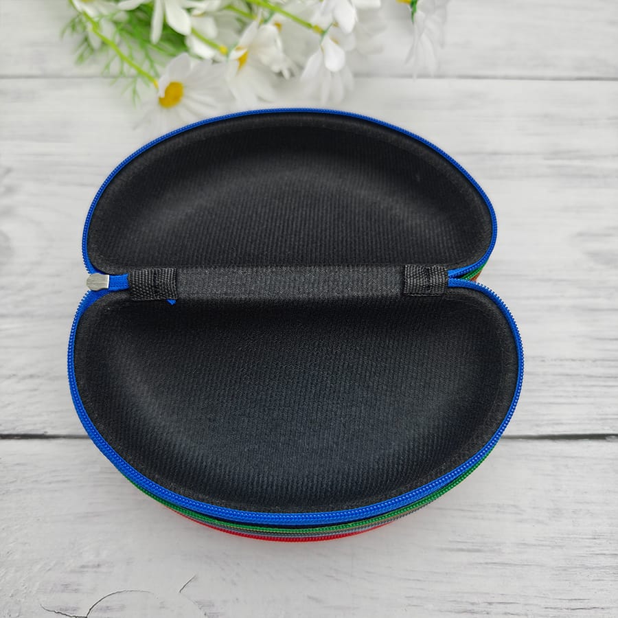 Zipper glasses case
