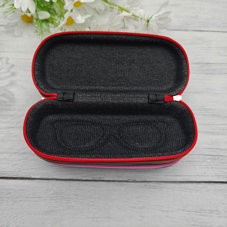 Zipper glasses case