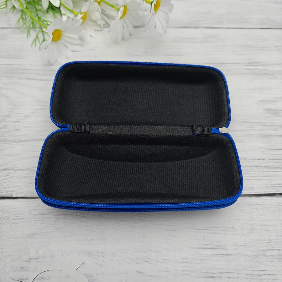 Zipper glasses case