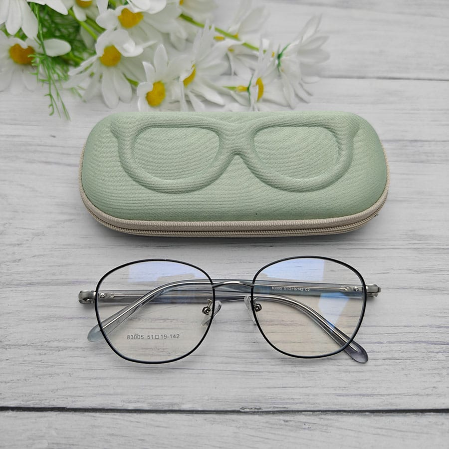 Zipper glasses case