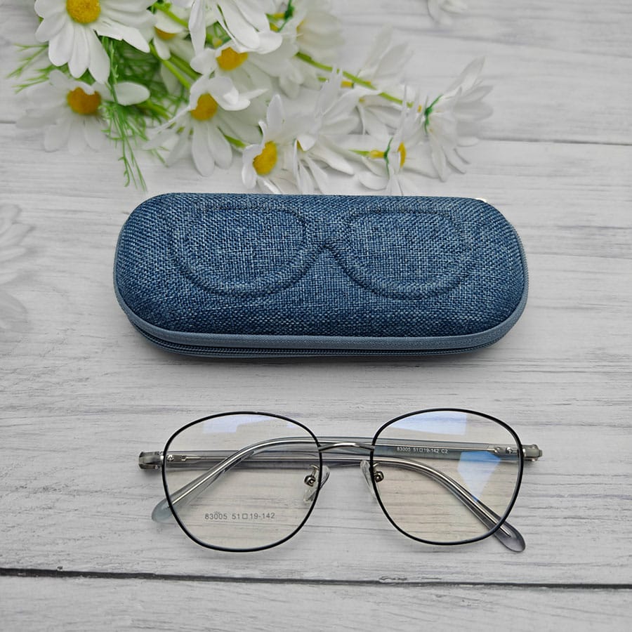 Zipper glasses case