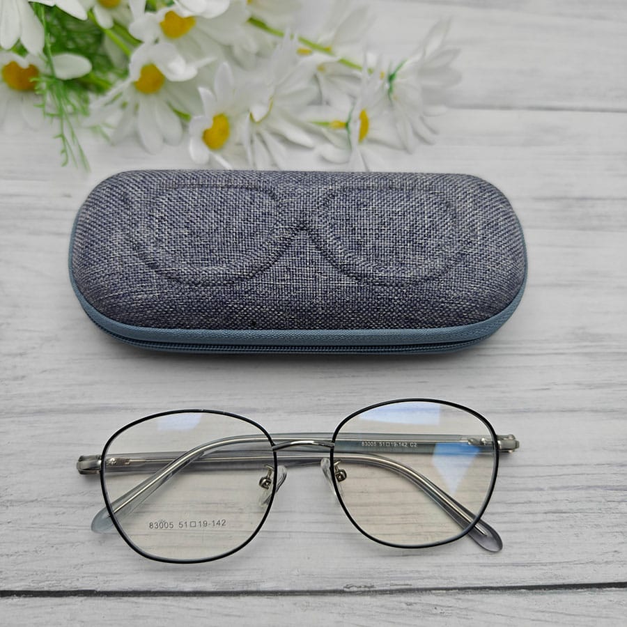 Zipper glasses case