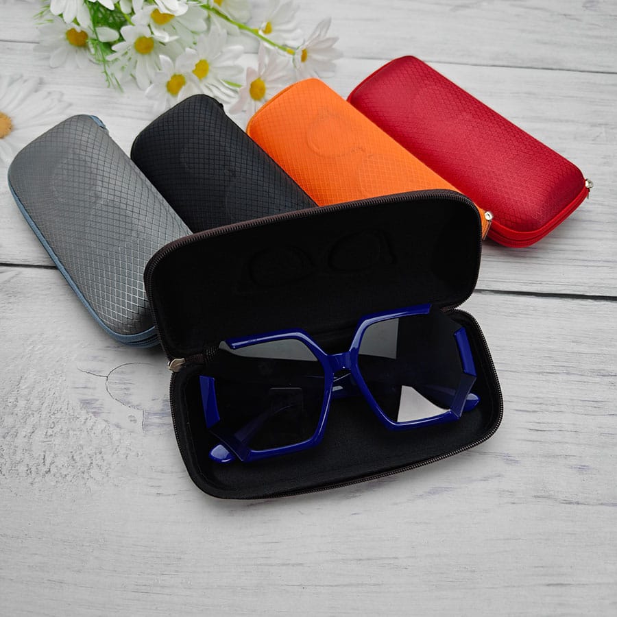 Zipper glasses case