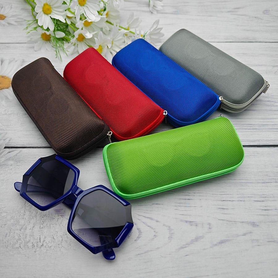 Zipper glasses case