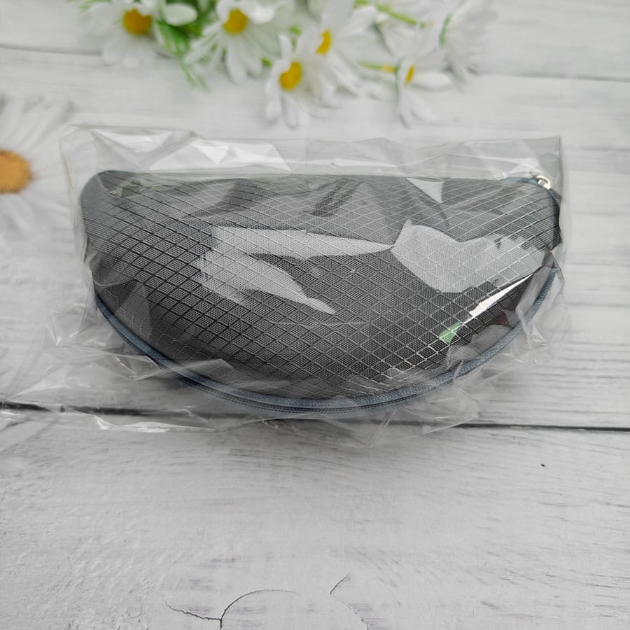 Zipper glasses case