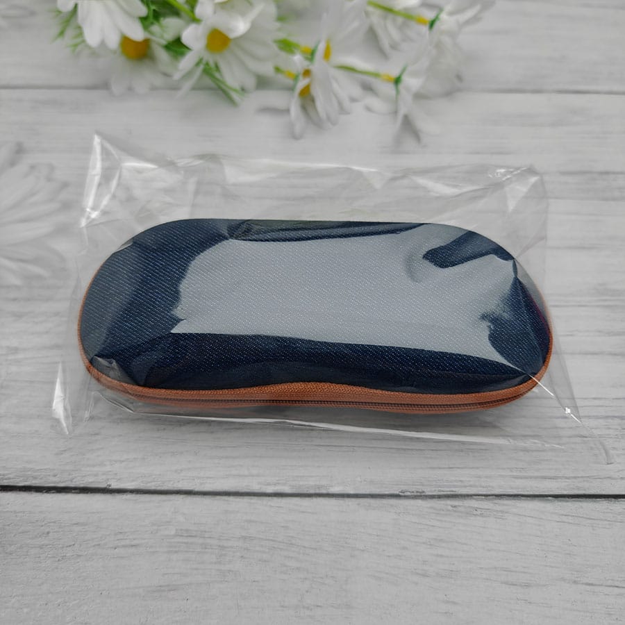 Zipper glasses case
