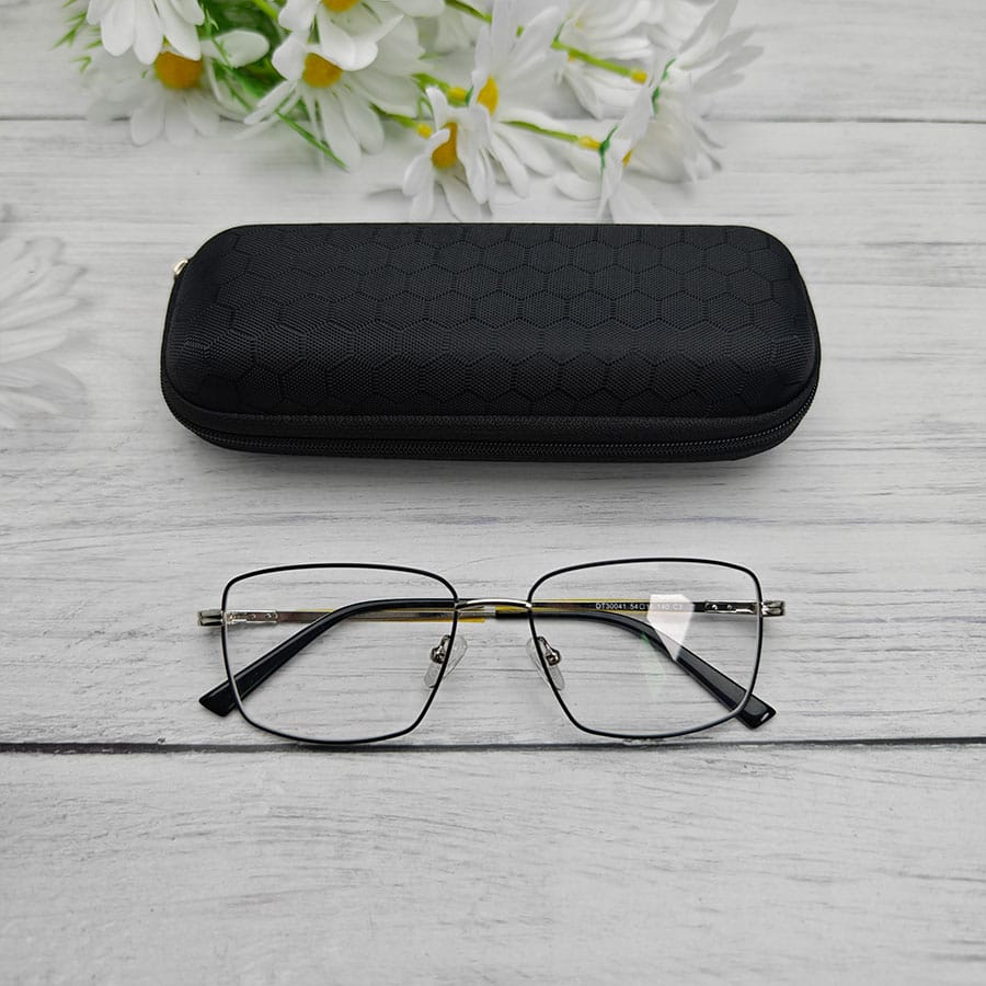 Zipper glasses case