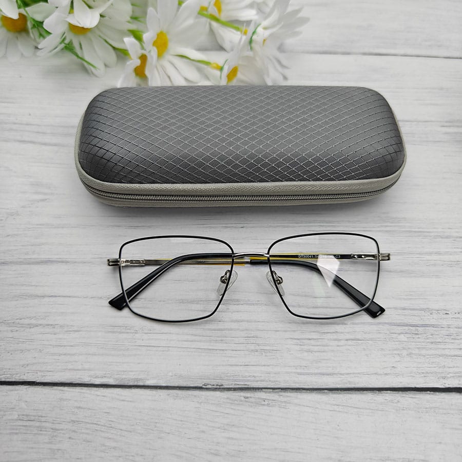 Zipper glasses case