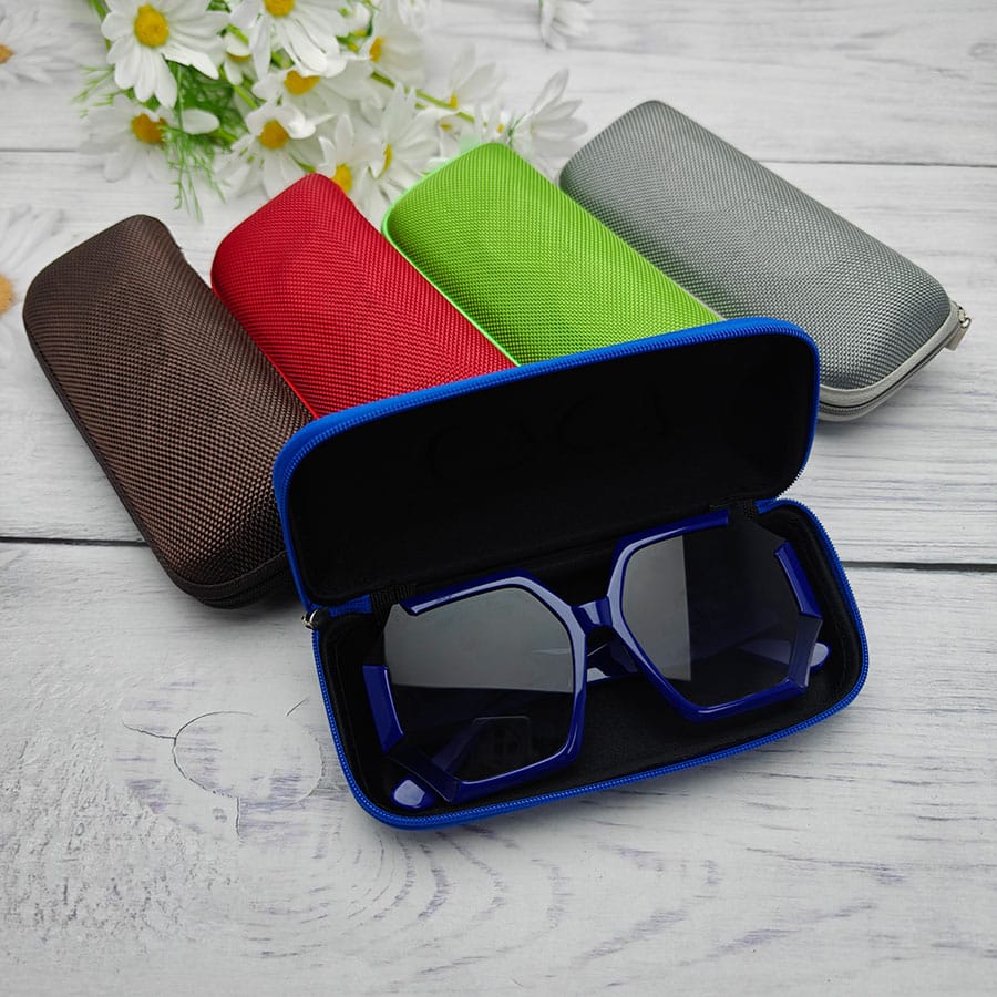 Zipper glasses case