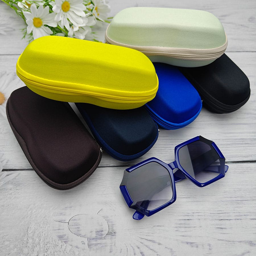Zipper glasses case