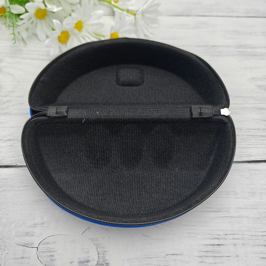 Zipper glasses case