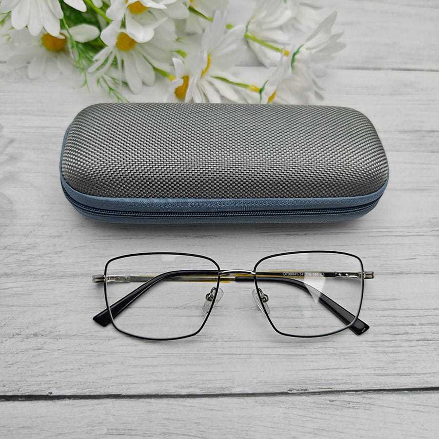 Zipper glasses case
