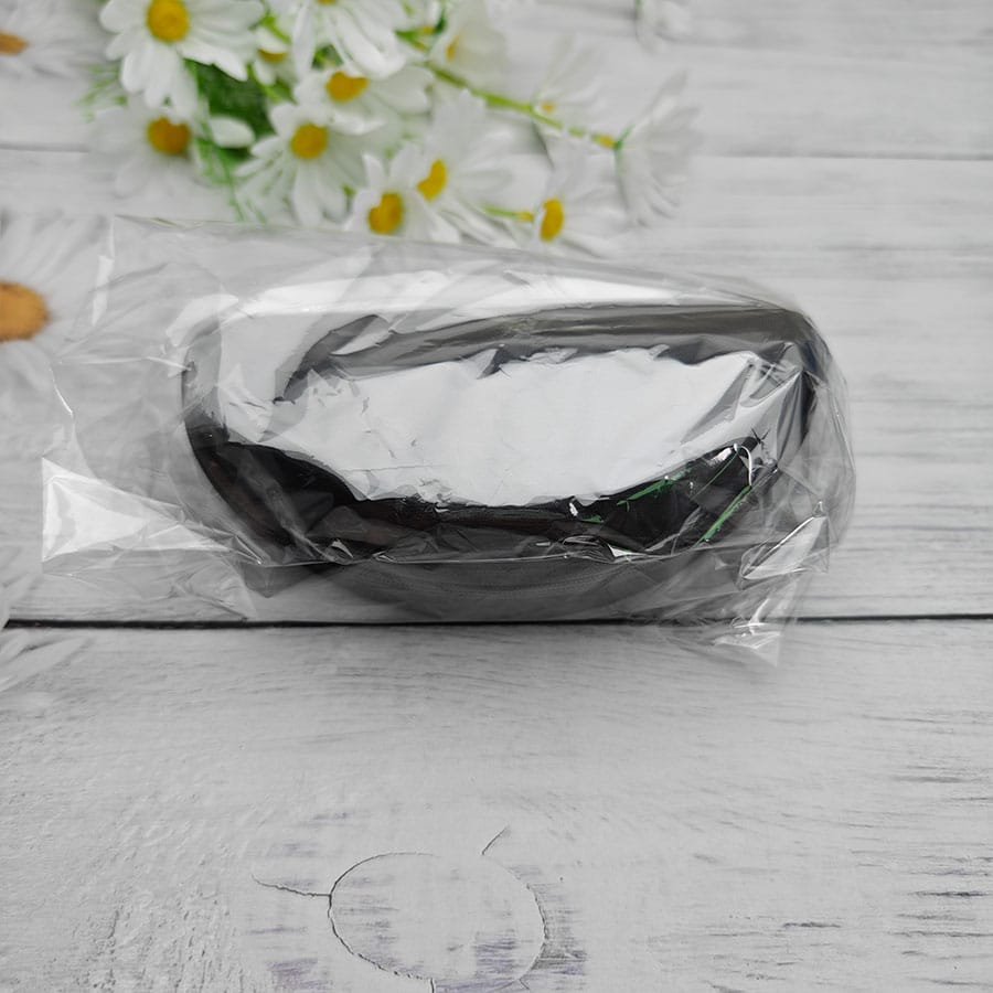 Zipper glasses case