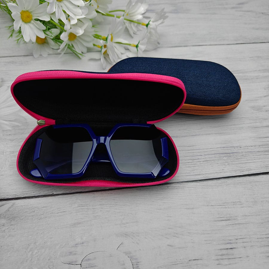 Zipper glasses case