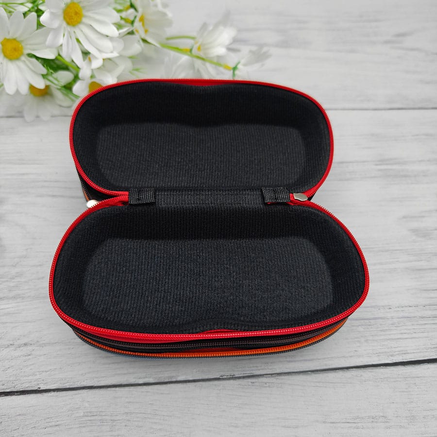 Zipper glasses case