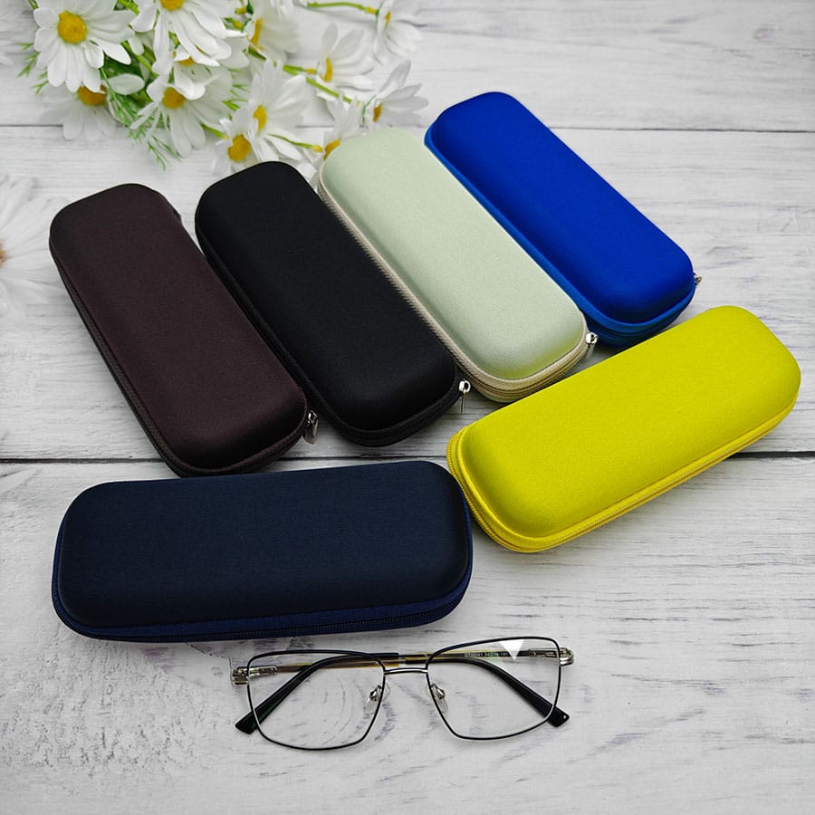Zipper glasses case