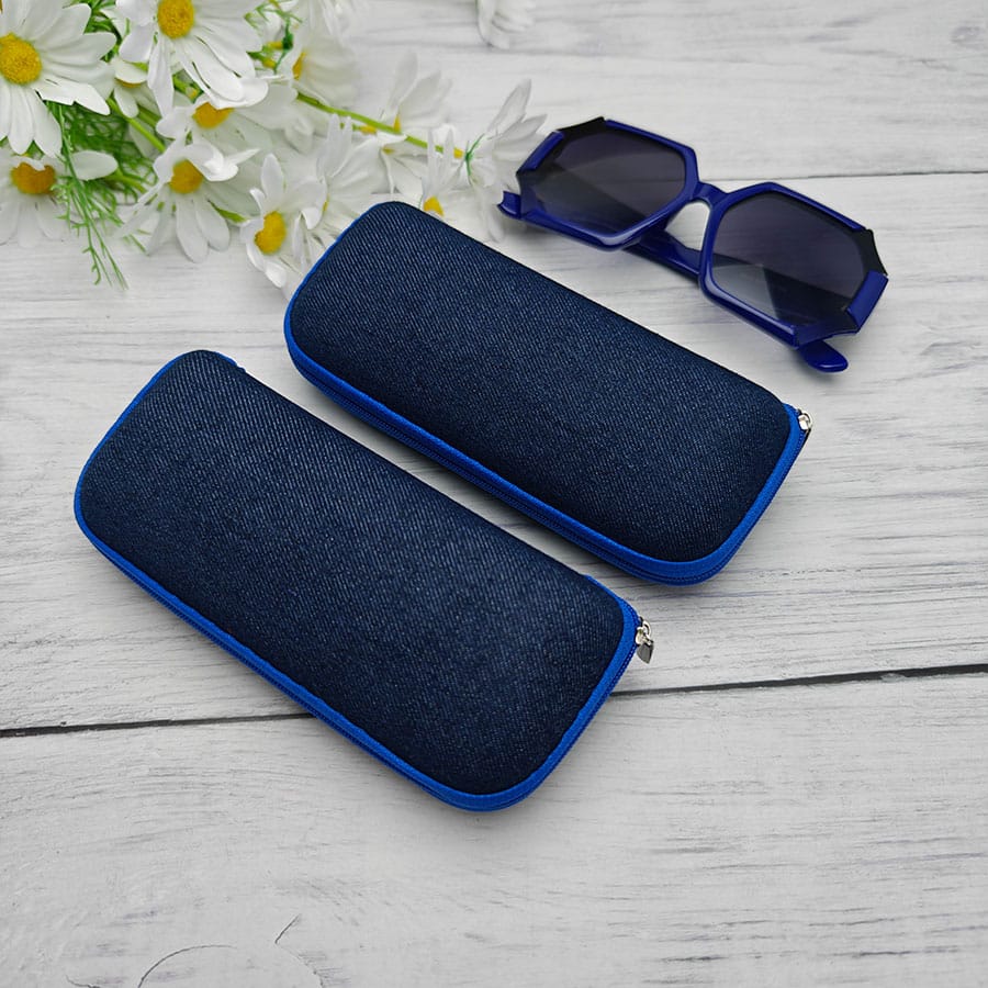 Zipper glasses case