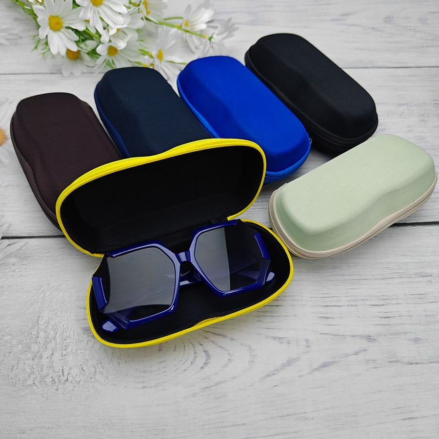 Zipper glasses case