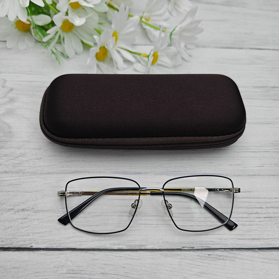 Zipper glasses case