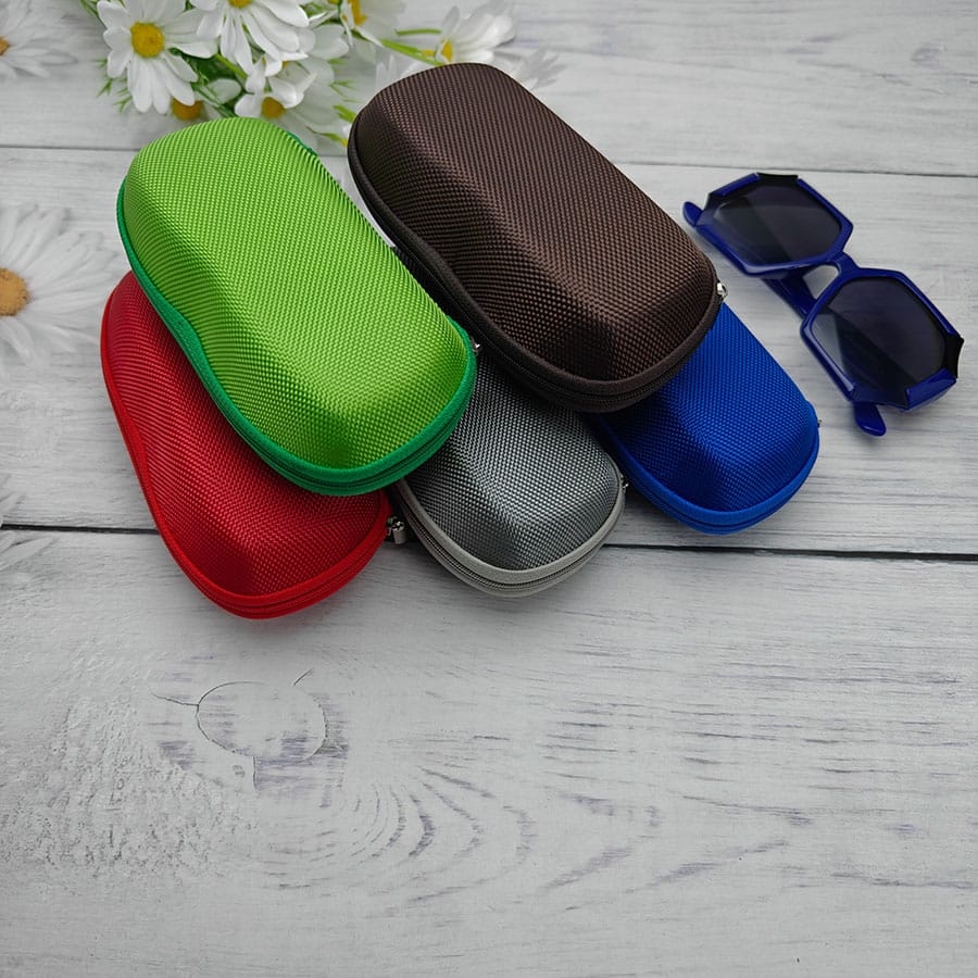 Zipper glasses case