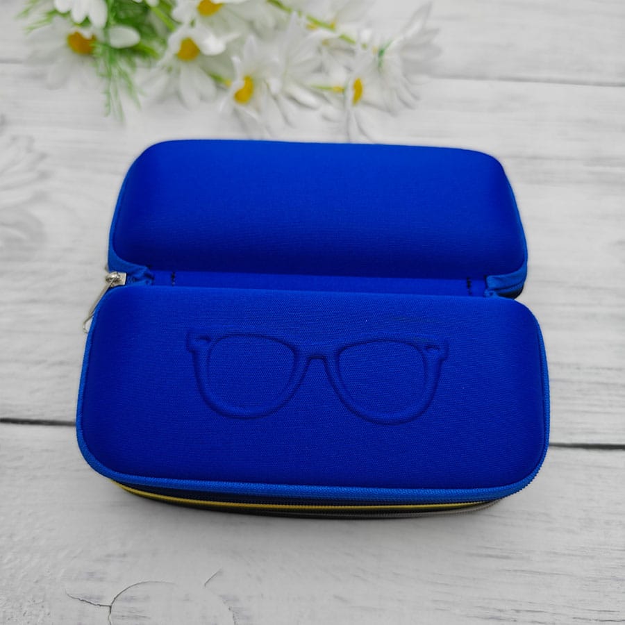 Zipper glasses case