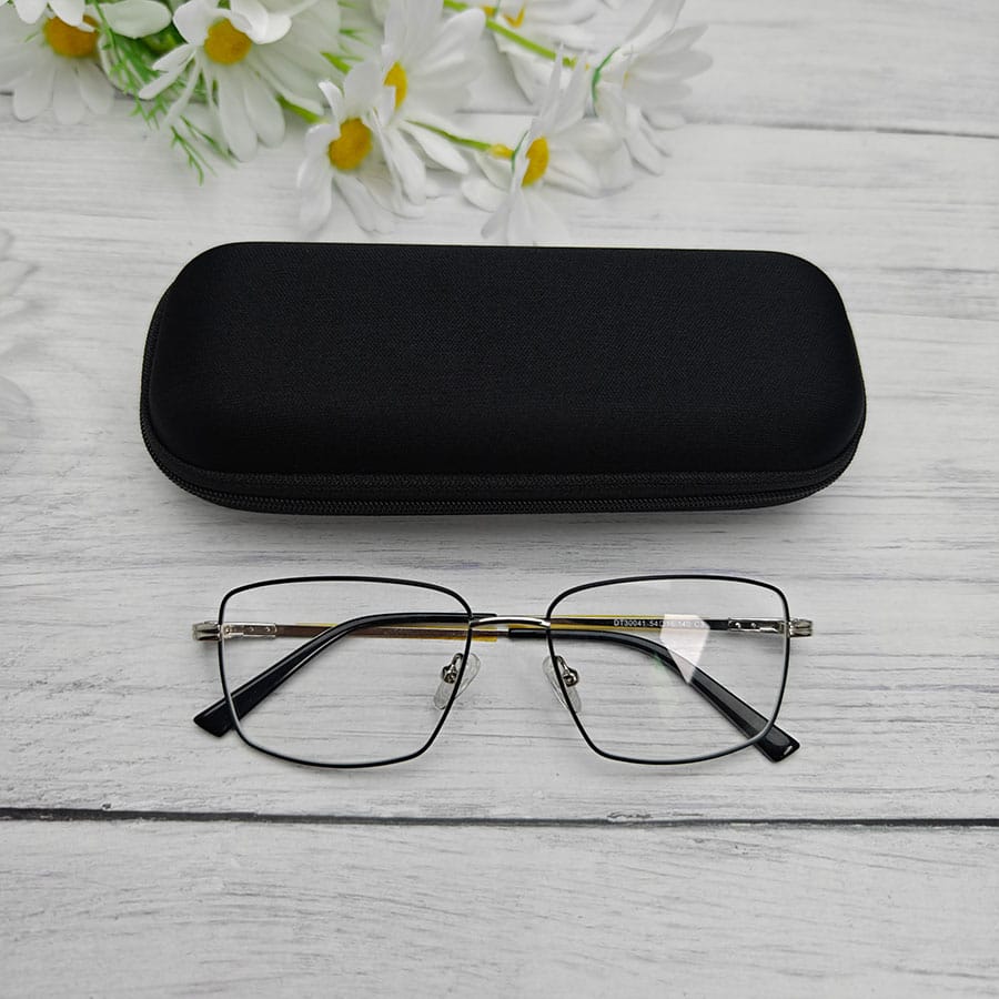 Zipper glasses case