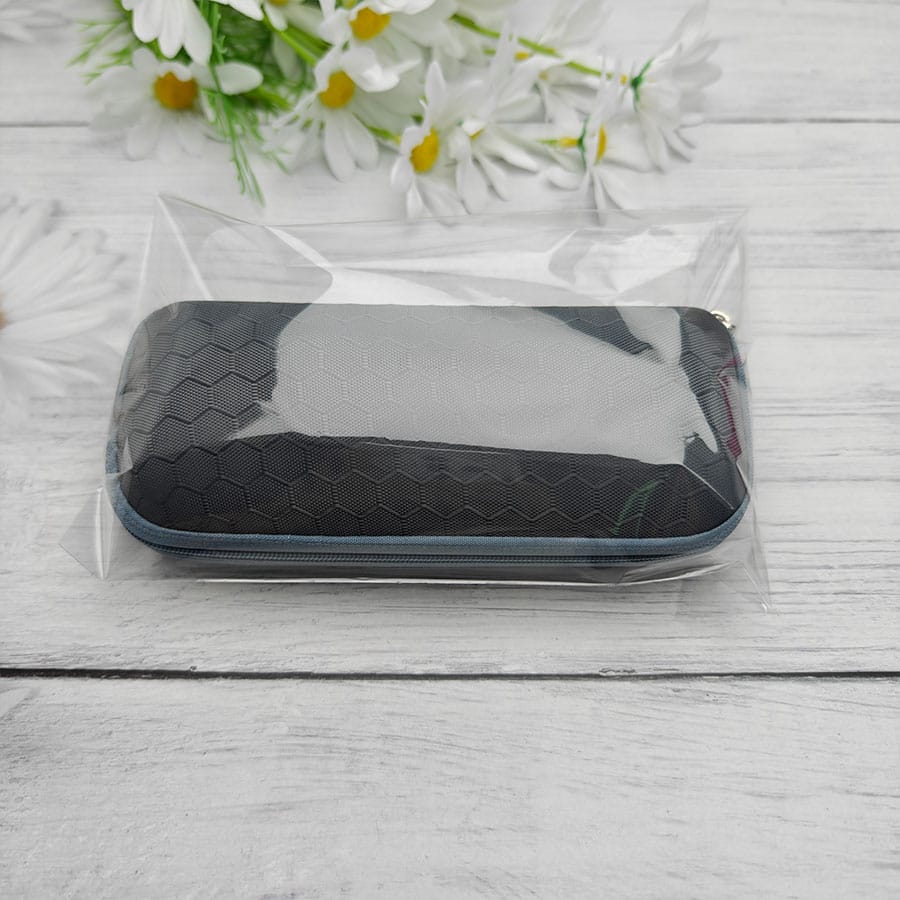 Zipper glasses case
