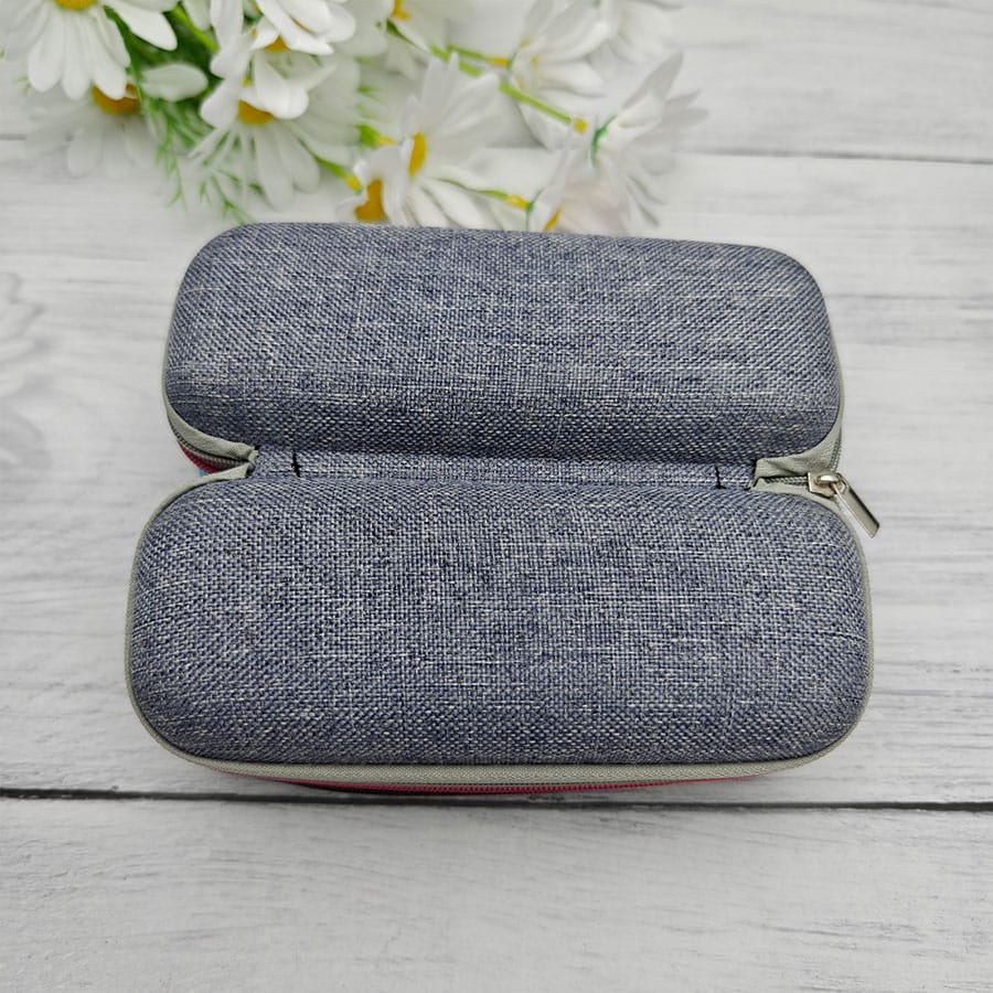 Zipper glasses case
