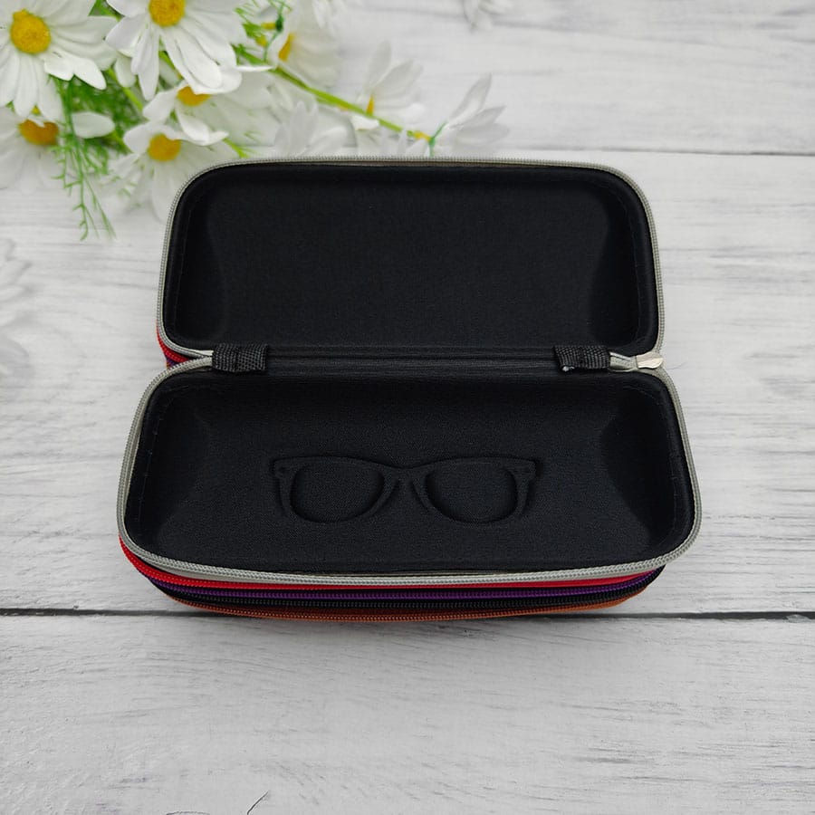 Zipper glasses case