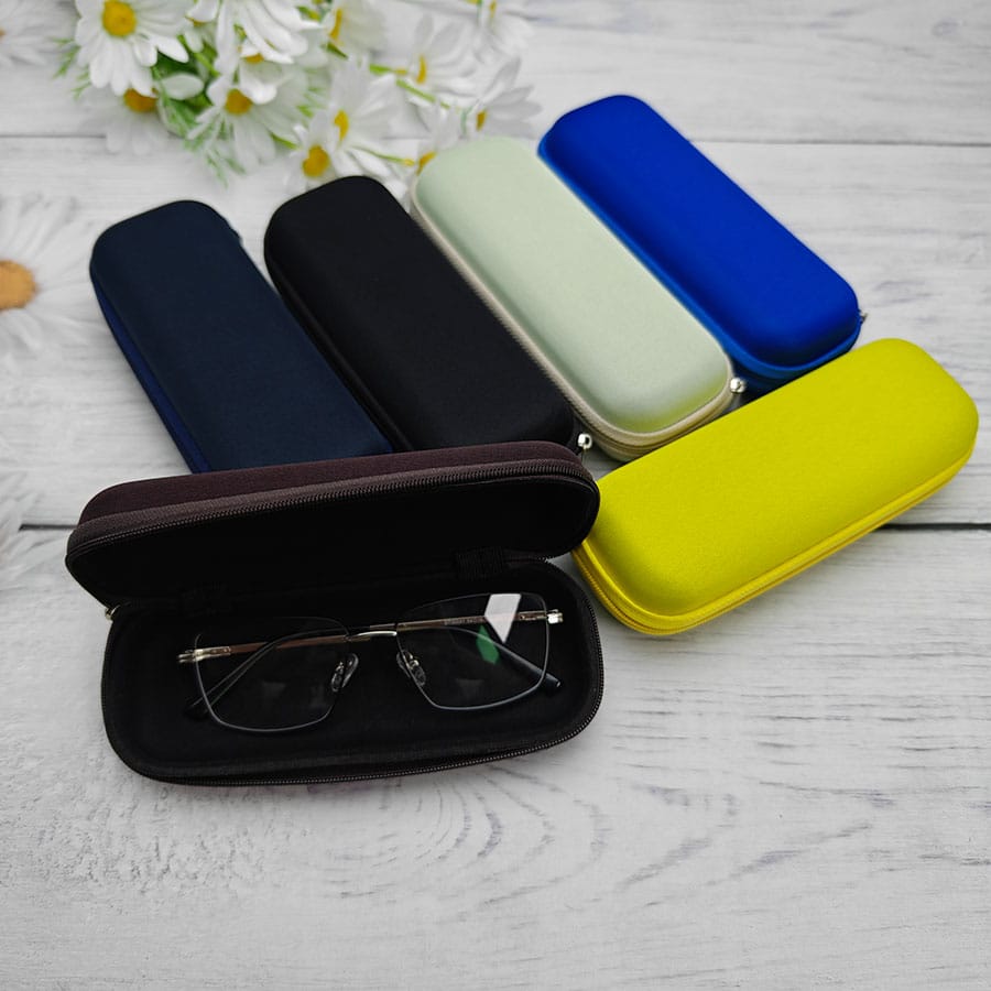 Zipper glasses case