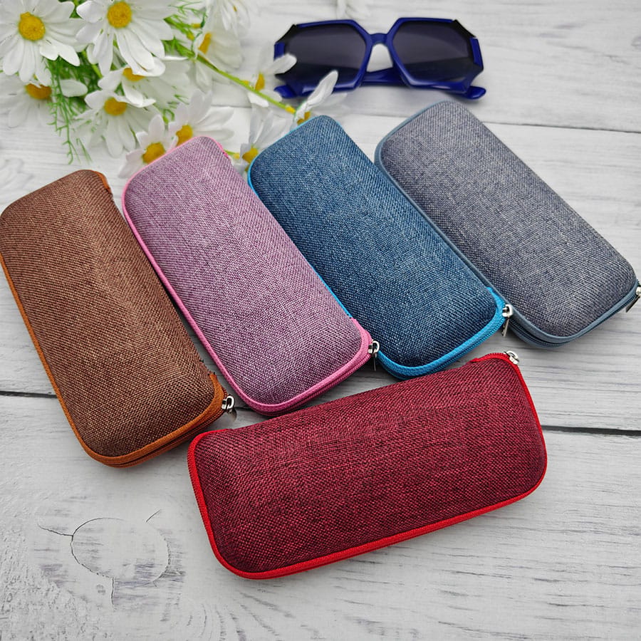 Zipper glasses case