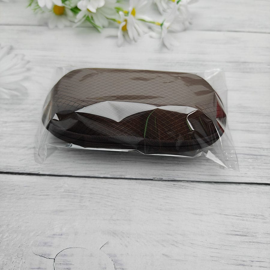 Zipper glasses case