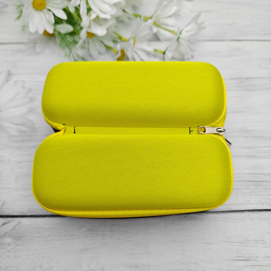 Zipper glasses case