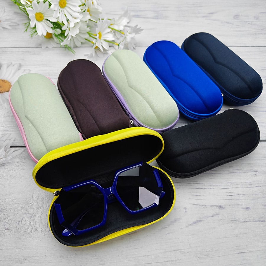 Zipper glasses case