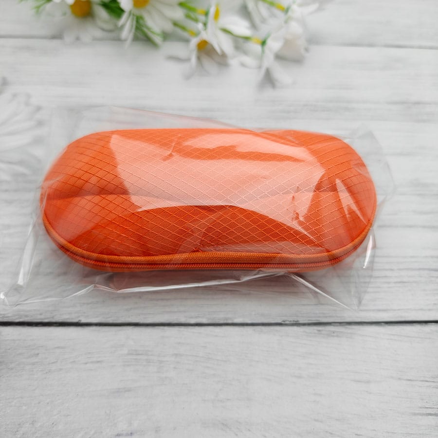 Zipper glasses case