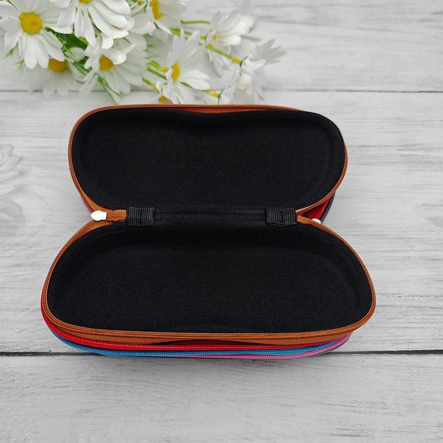 Zipper glasses case