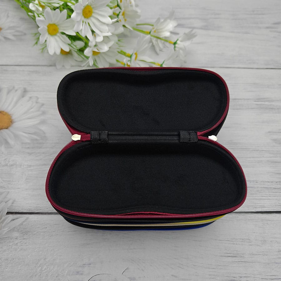 Zipper glasses case
