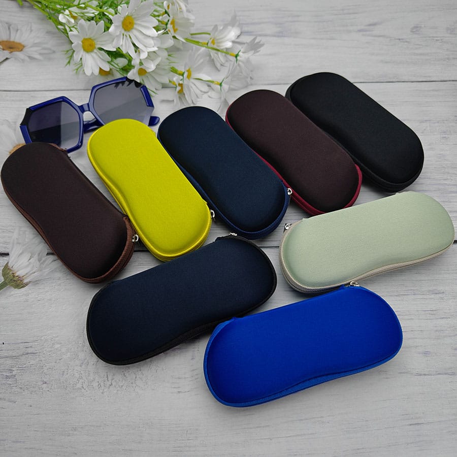 Zipper glasses case