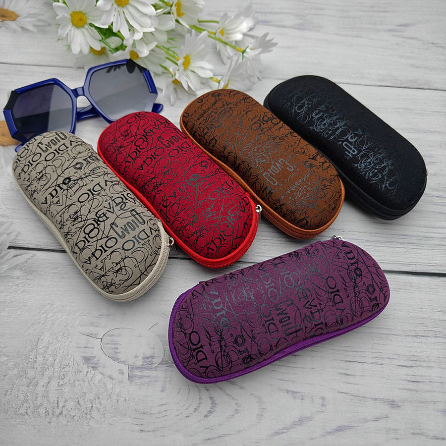 Zipper glasses case